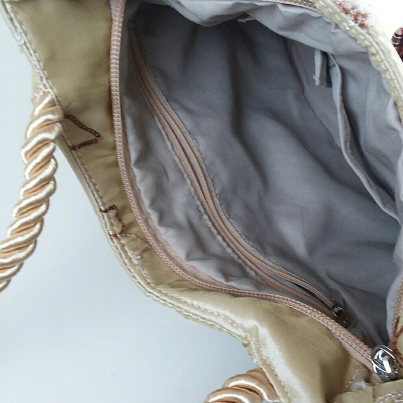 Cream Colored Handbag - Picture 4 of 4